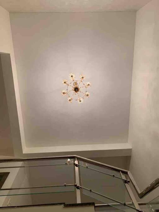 Furnished Villa Near Airport, Away From City 보팔 외부 사진