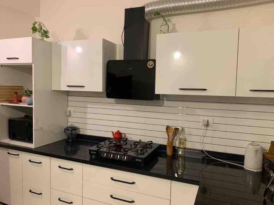 Furnished Villa Near Airport, Away From City 보팔 외부 사진