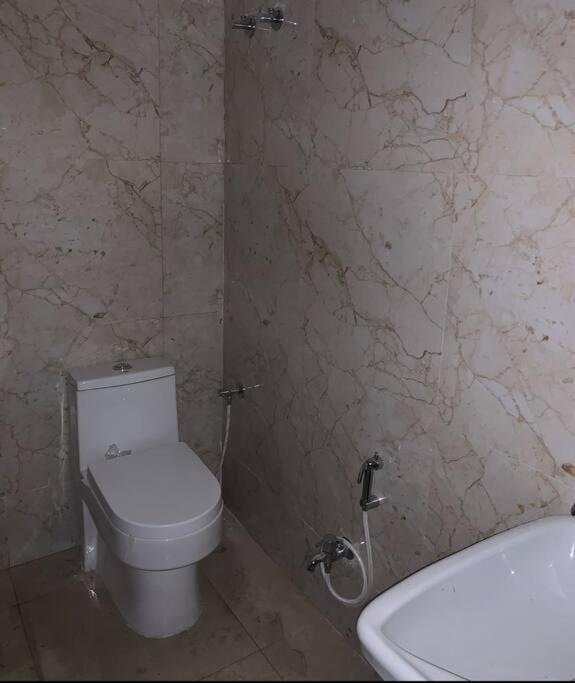 Furnished Villa Near Airport, Away From City 보팔 외부 사진